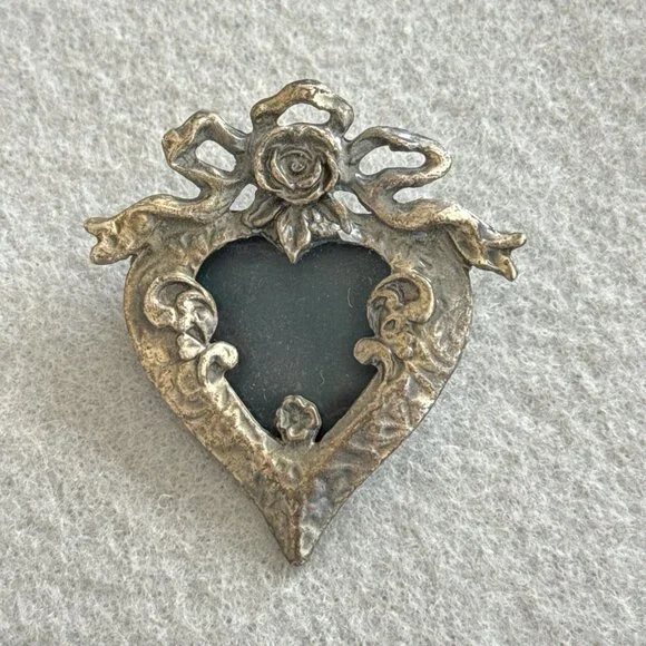 Vintage Heart Shaped Pewter Photo Frame Brooch Valentine Pin Rose Ornate Detail - Picture 1 of 6